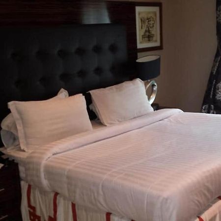 Villa Angelia Boutique Hotel Ikoyi Luaran gambar