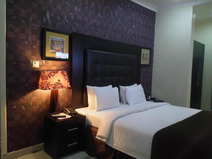 Villa Angelia Boutique Hotel Ikoyi Luaran gambar