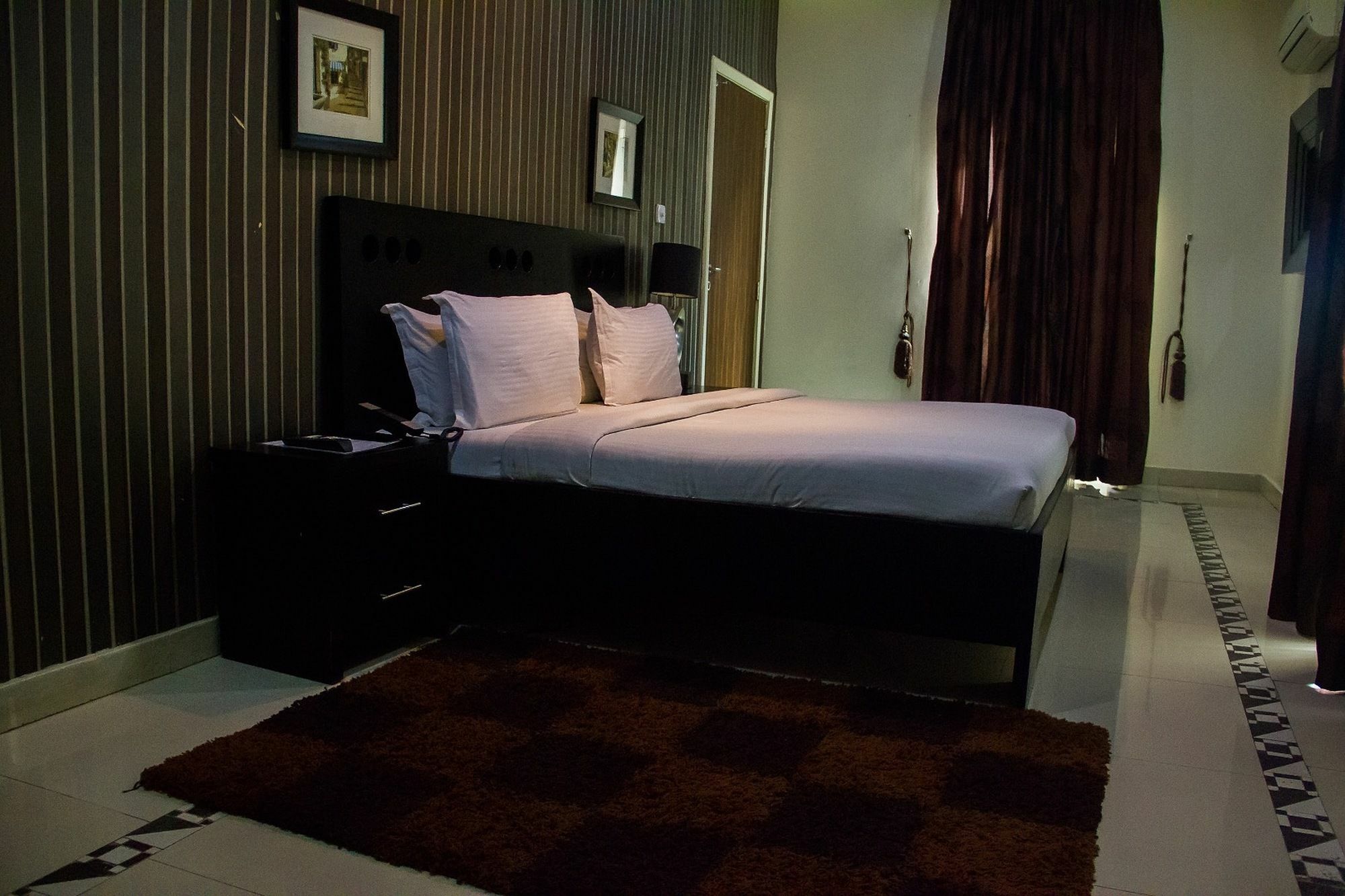 Villa Angelia Boutique Hotel Ikoyi Luaran gambar