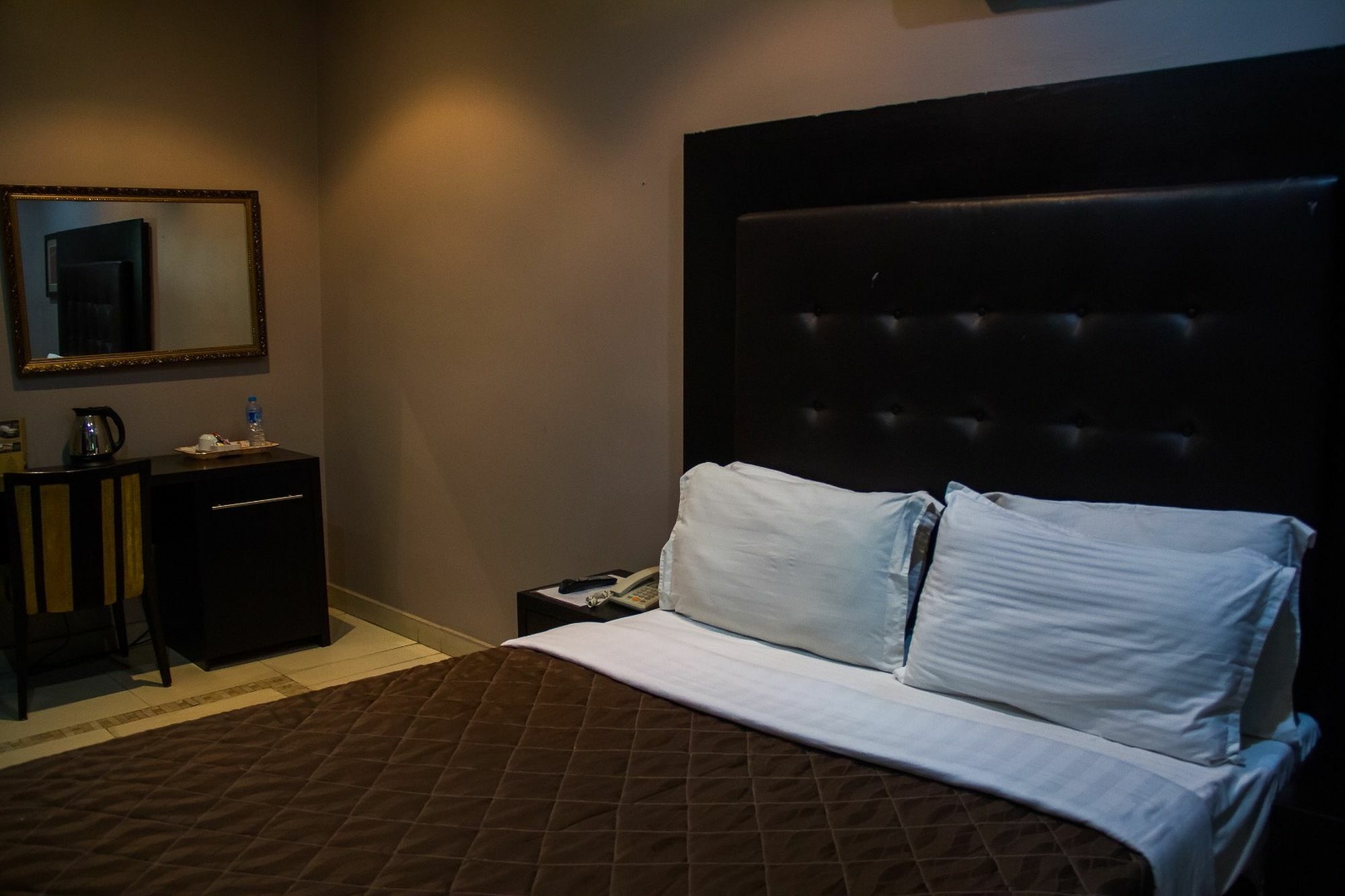 Villa Angelia Boutique Hotel Ikoyi Luaran gambar