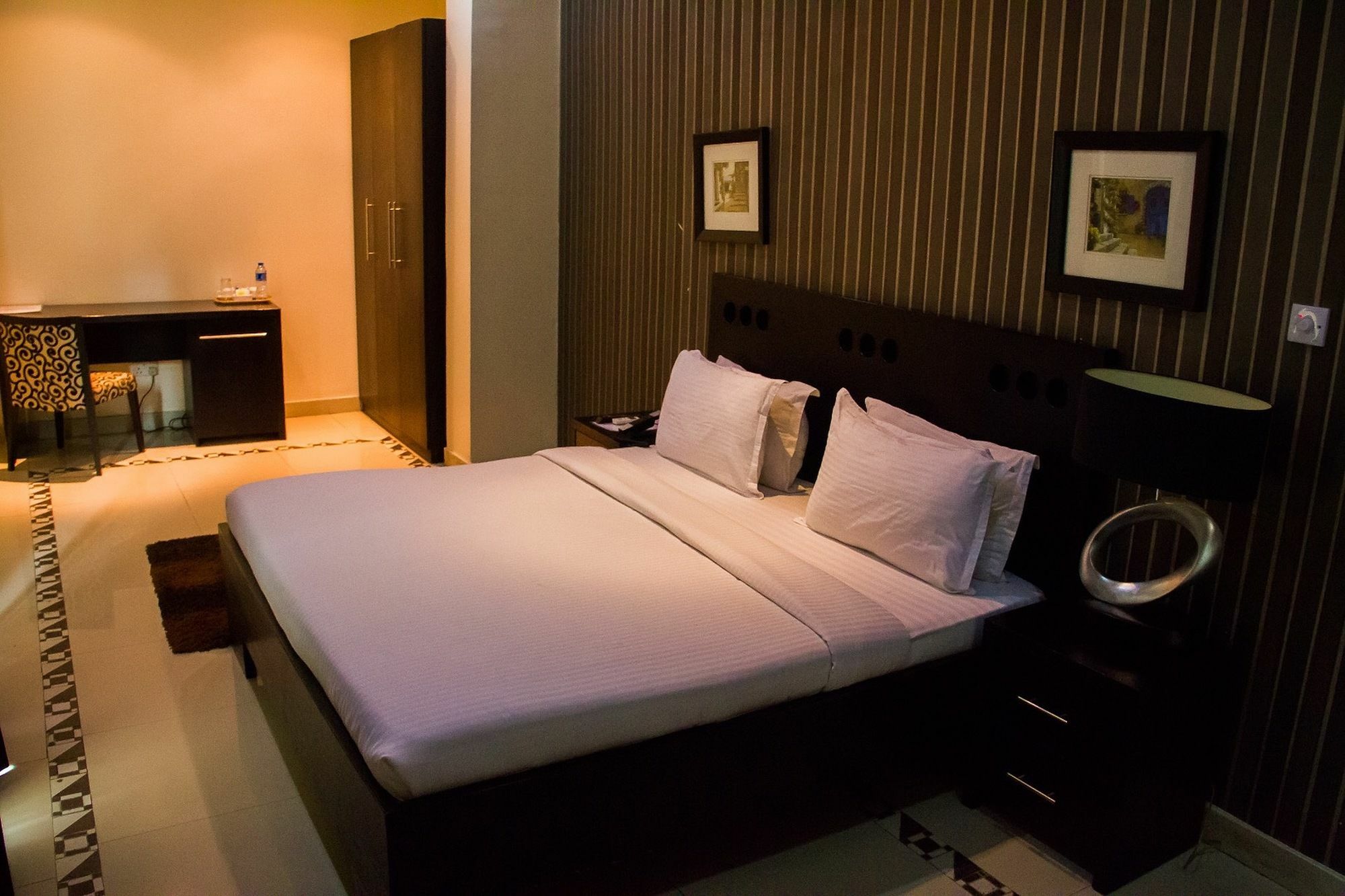 Villa Angelia Boutique Hotel Ikoyi Luaran gambar