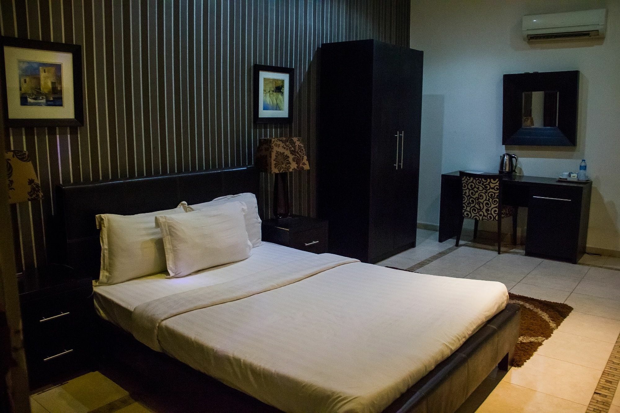Villa Angelia Boutique Hotel Ikoyi Luaran gambar
